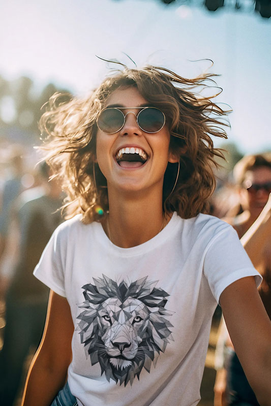Löwe im Geometrischen Stil T-Shirt für Frauen